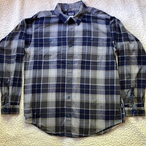 Patagonia Men’s Light-weight plaid button up